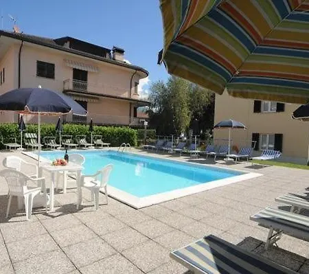 In Mit Gemeinschaftlichem Pool *