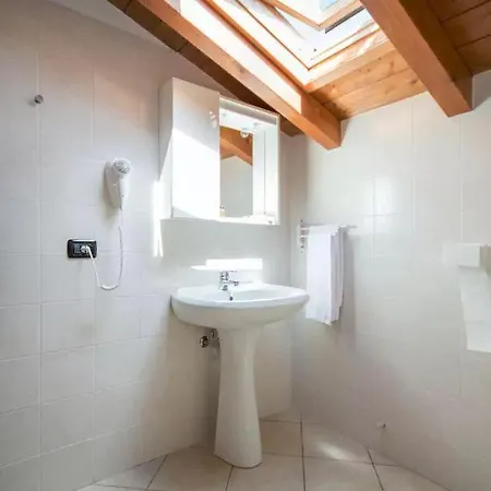 Lakeside Attic Appartement *